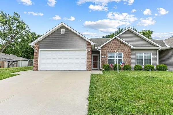 $249,999 | 3738 Charles Street, St. Joseph, MO 64506