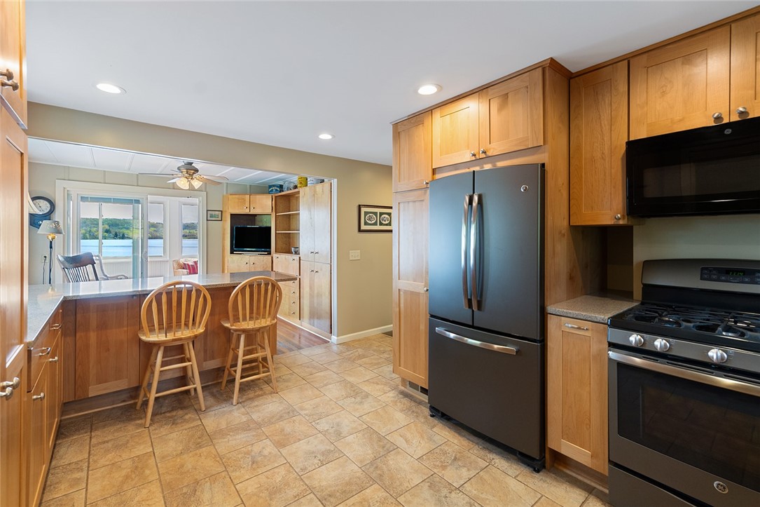 2571 West Lake Road Penn Yan, NY 14527 - Photo 12 of 43
