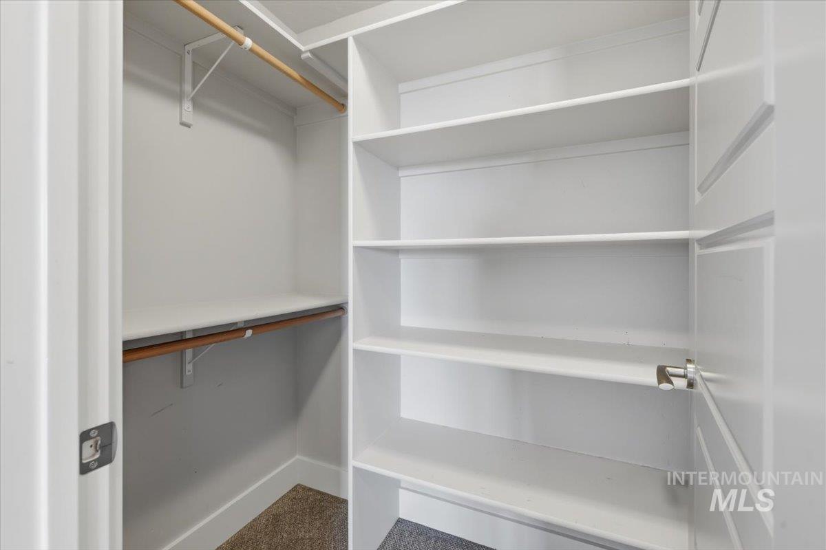 15381 Silver Oak Way Caldwell, ID 83607 - Photo 38 of 48 View of walk in closet