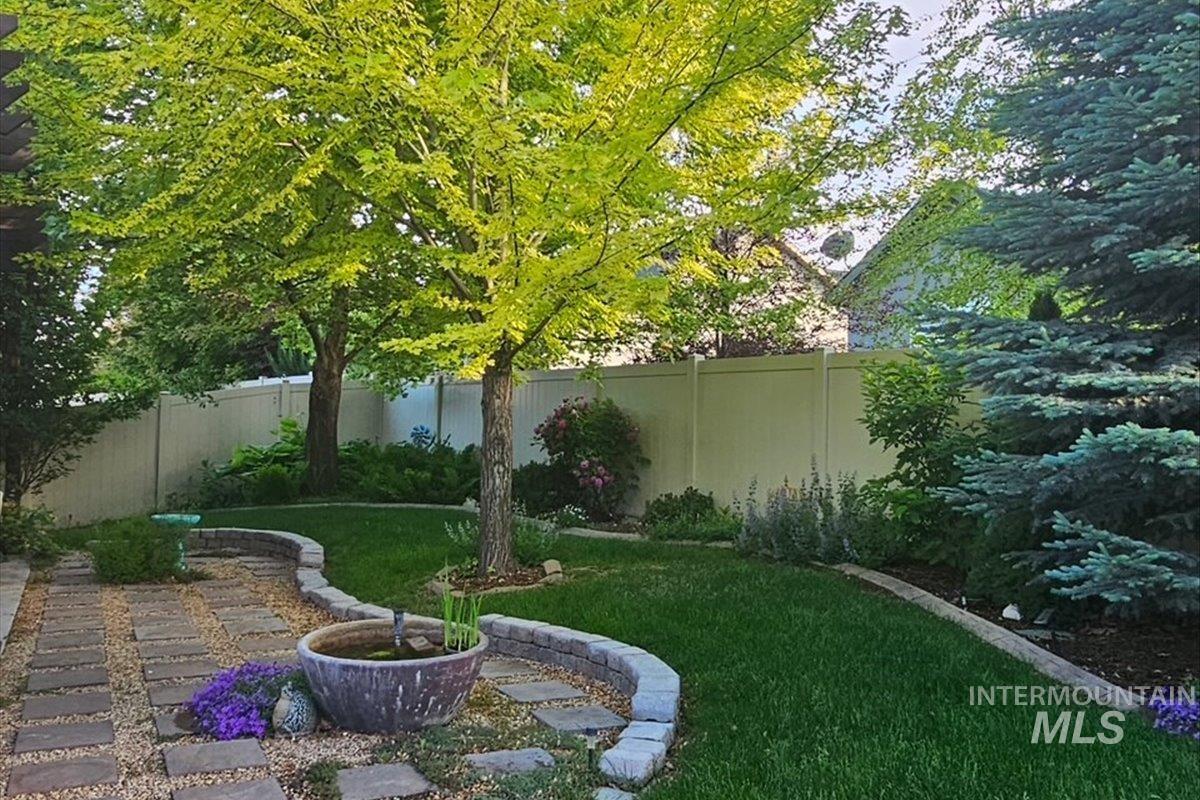 15381 Silver Oak Way Caldwell, ID 83607 - Photo 44 of 48 Fenced backyard featuring a patio