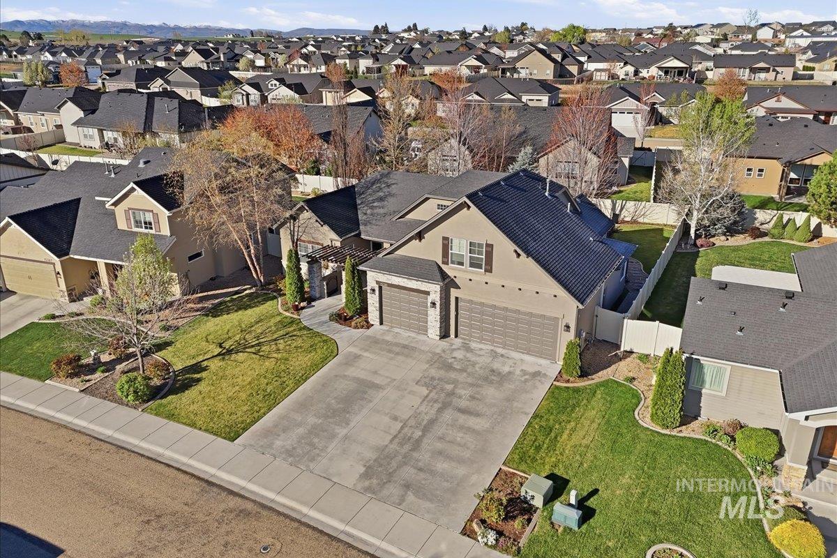 15381 Silver Oak Way Caldwell, ID 83607 - Photo 48 of 48 Aerial view of residential area