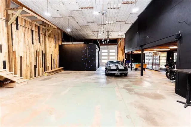 $1,100,000 | 33 Chalk Hill-Ohiopyle Road, Ohiopyle, PA 15470