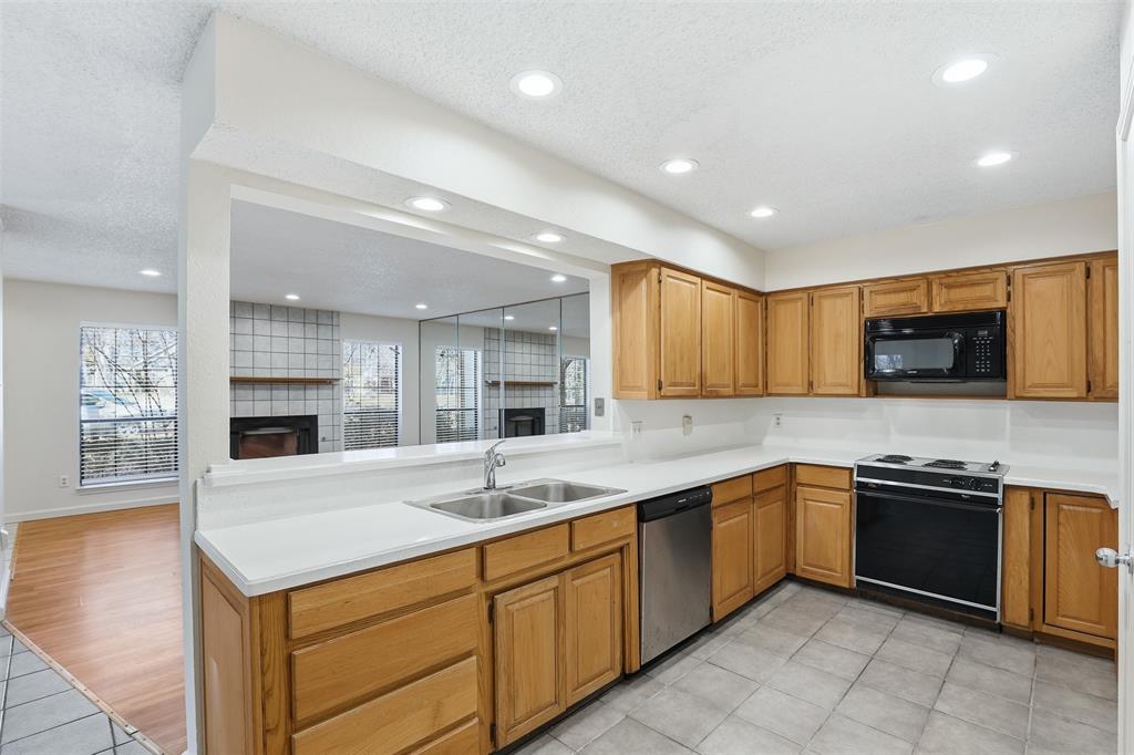 3114 Timber Ridge Point Grapevine, TX 76051 - Photo 3 of 23