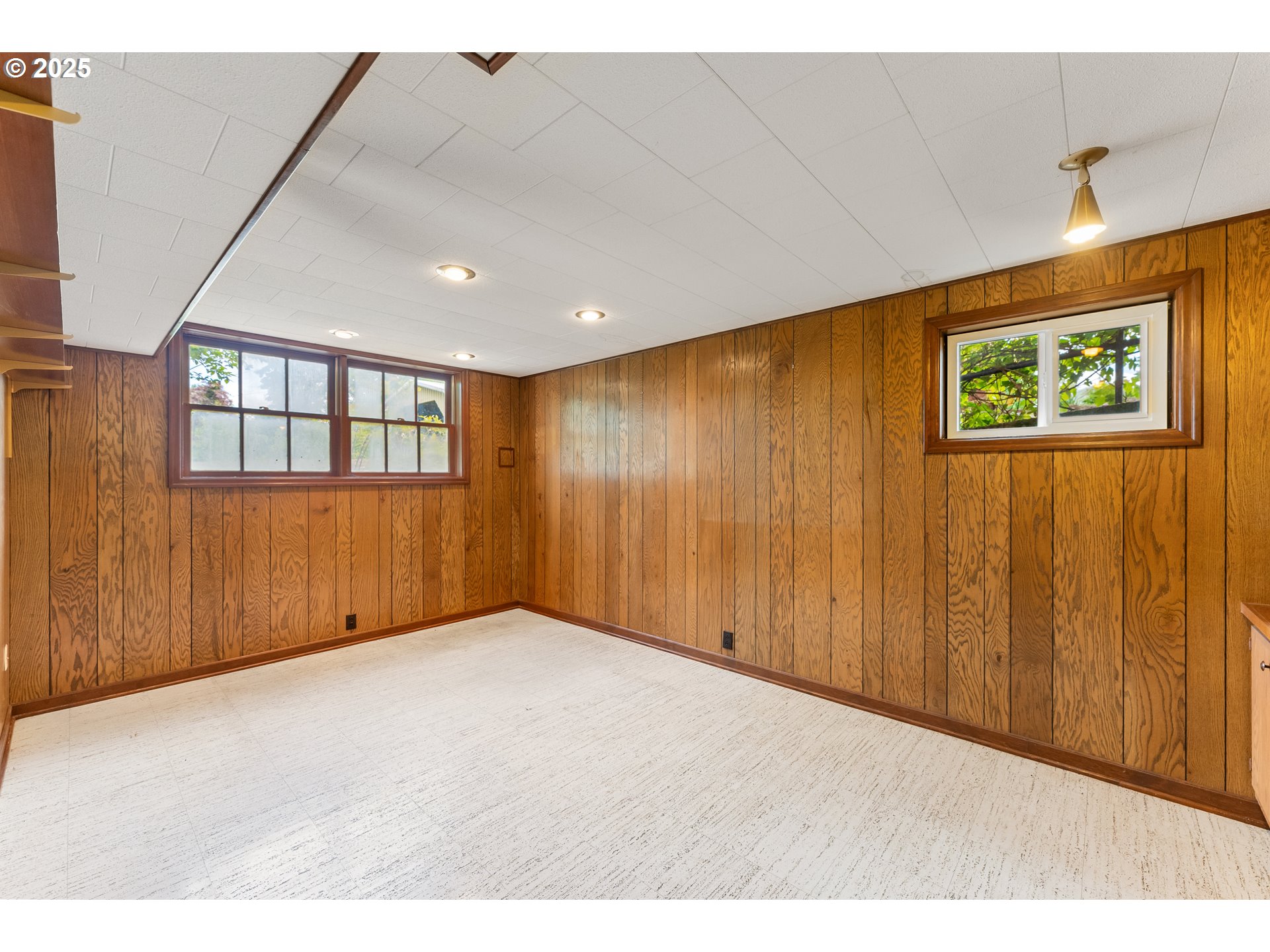 14419 Northwest Springville Road Portland, OR 97229 - Photo 31 of 46 Den/Office