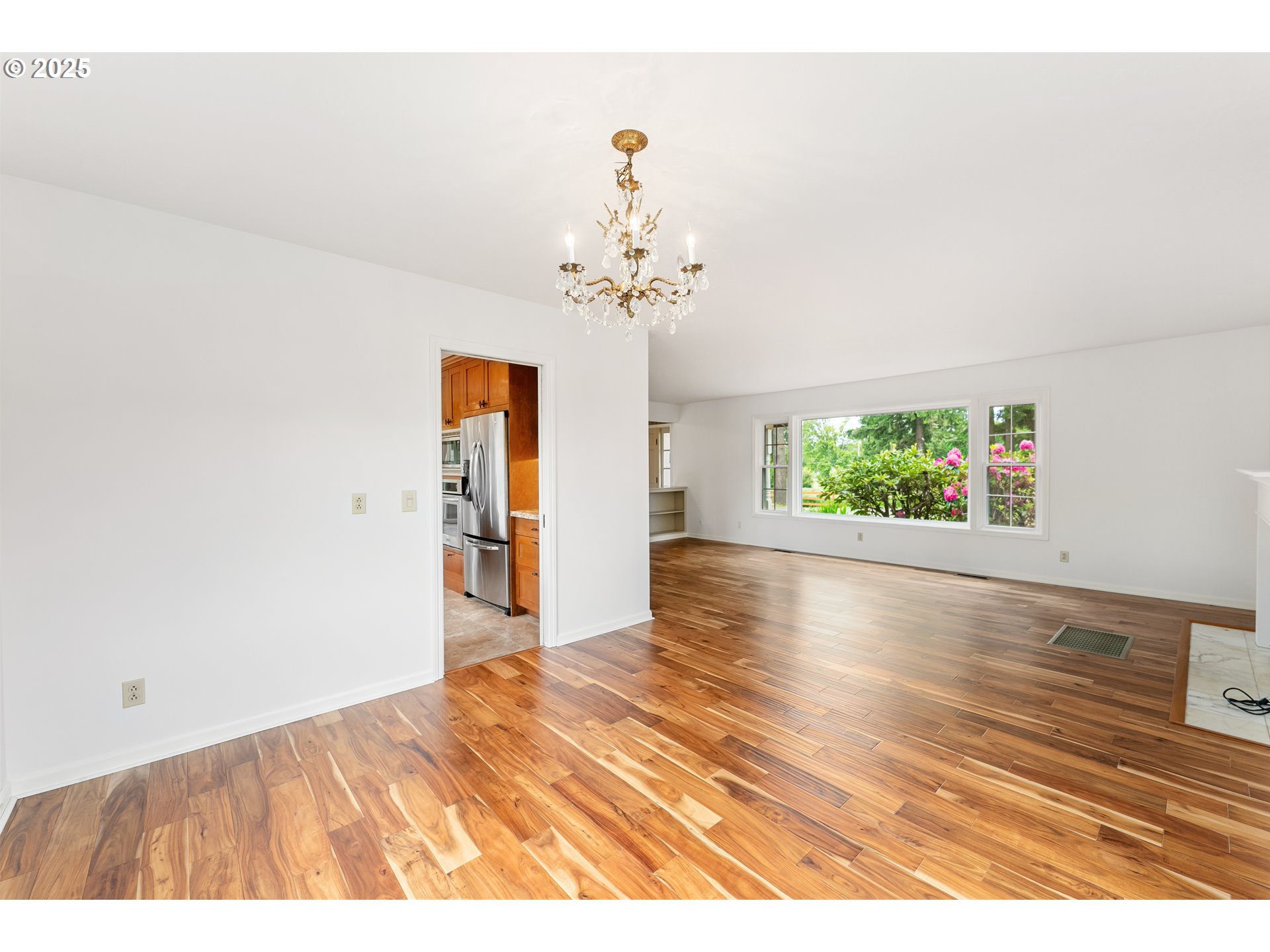 14419 Northwest Springville Road Portland, OR 97229 - Photo 8 of 46 Dining Room