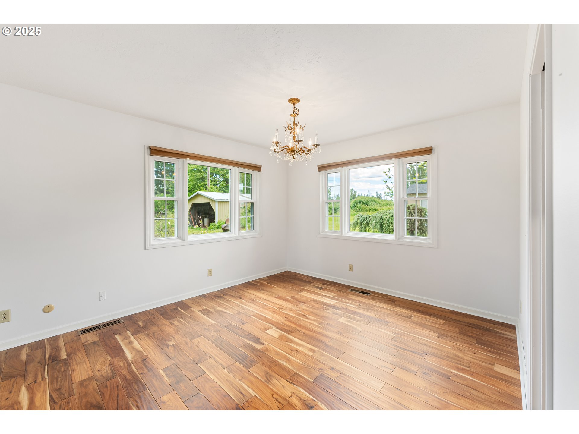 14419 Northwest Springville Road Portland, OR 97229 - Photo 9 of 46 Dining Room