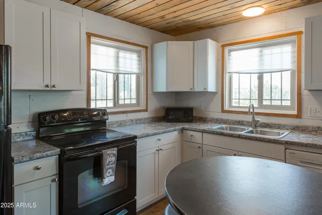 $194,000 | 208 Hereford Road, Bisbee, AZ 85603