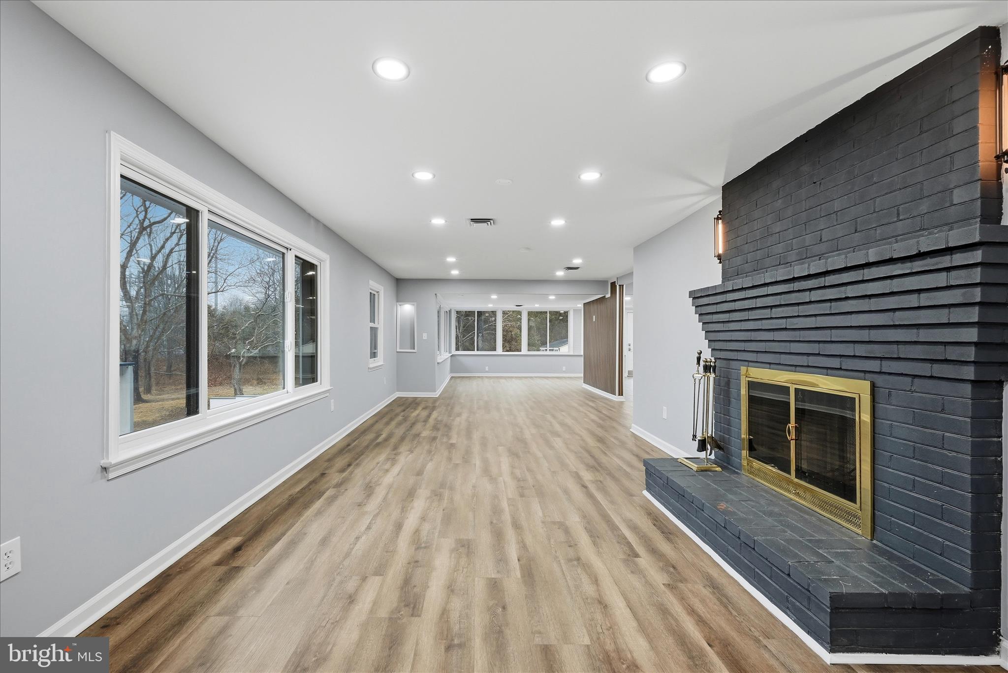 2639 Logmill Road Haymarket, VA 20169 - Photo 14 of 94 Living Room