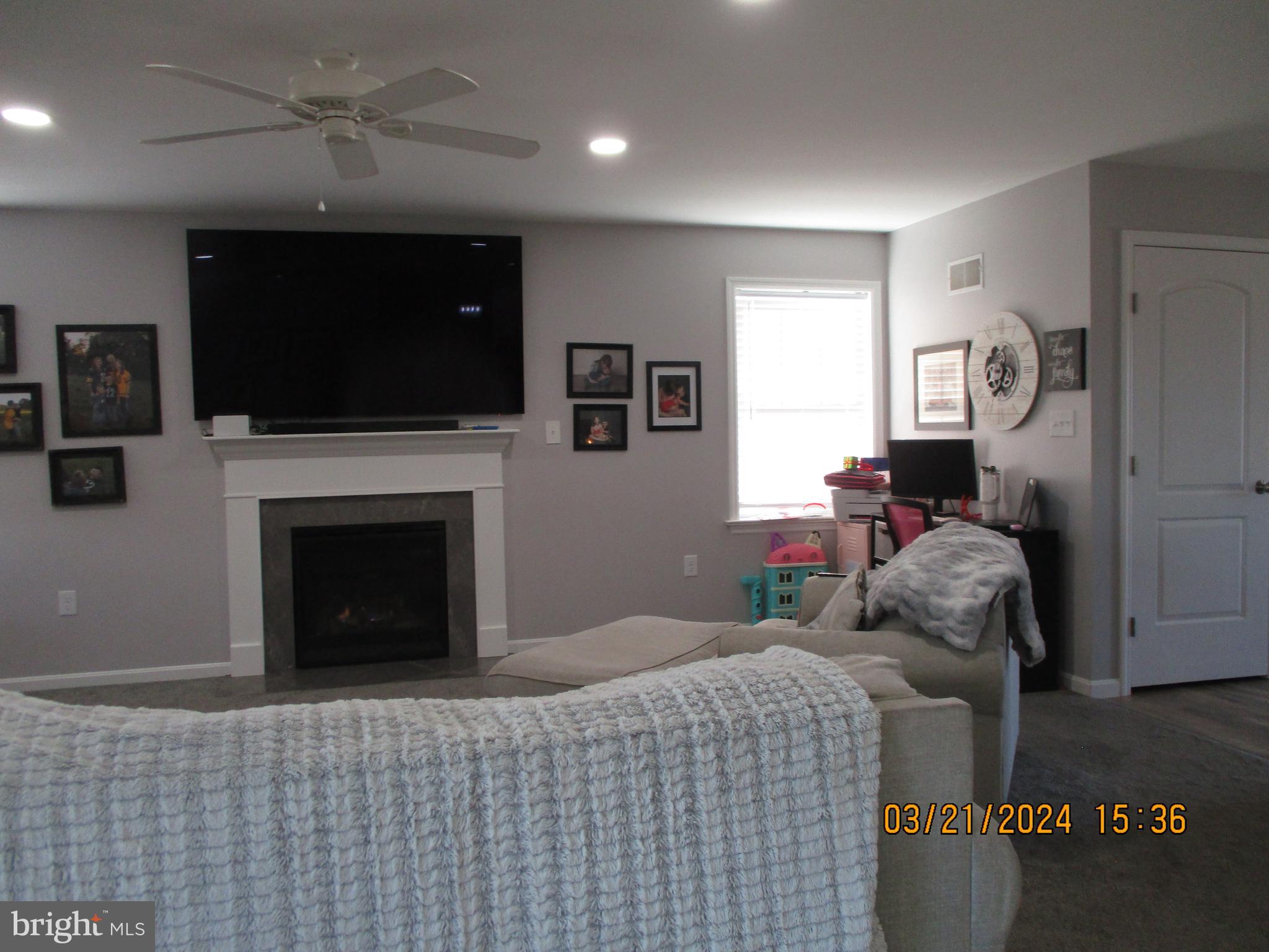 1014 Hoffman Road Windsor, PA 17366 - Photo 9 of 76 Ceiling fan