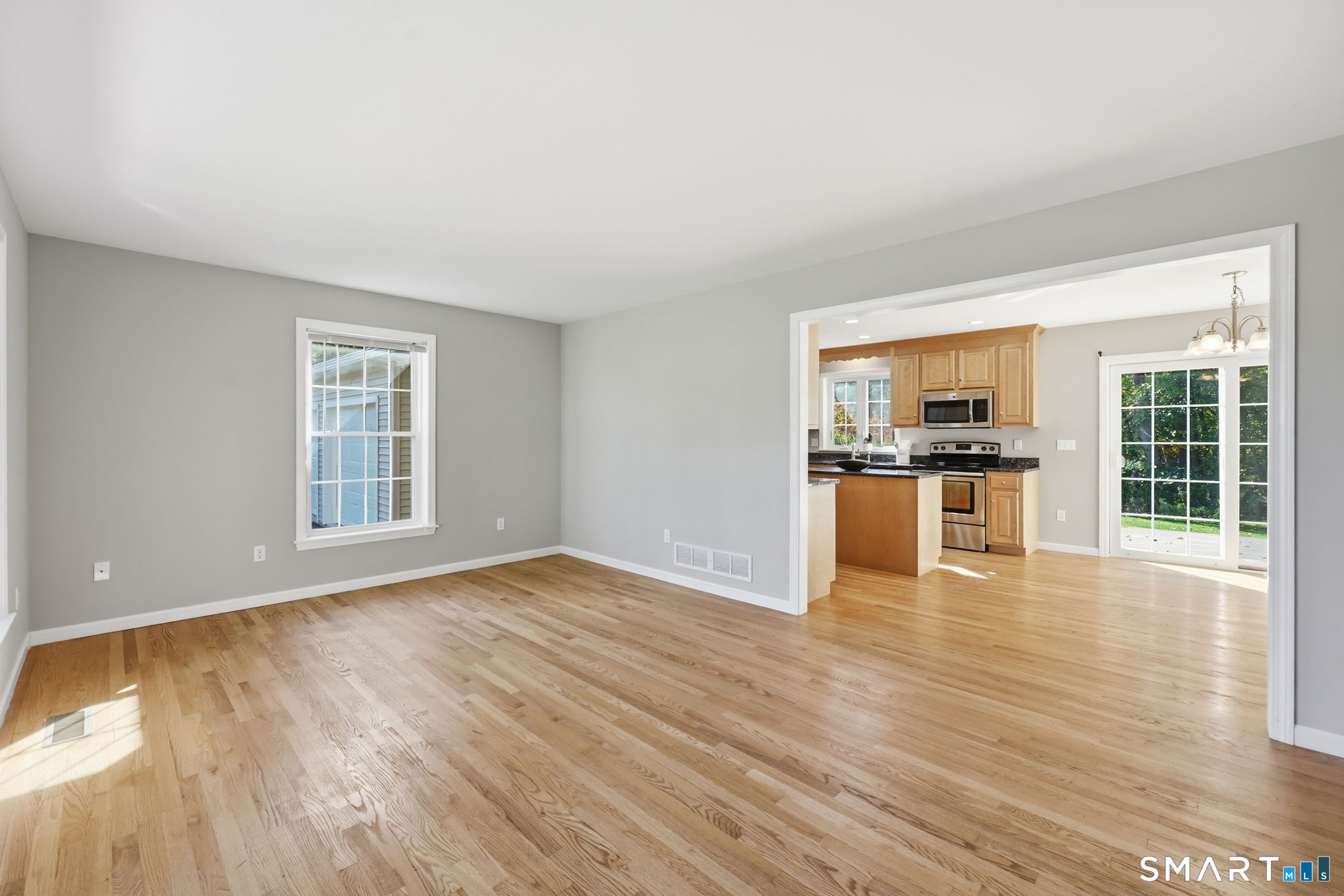 40 Valmore Road Bristol, CT 06010 - Photo 14 of 31 Gallery Image 14