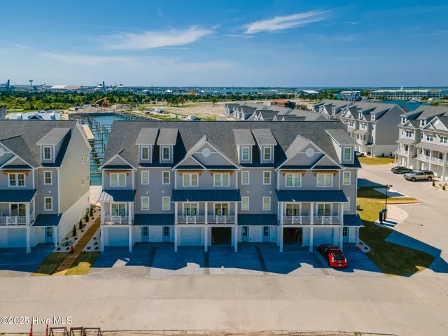 $858,000 | 200 Olde Towne Yacht Clb Drive, Unit 32, Beaufort, NC 28516