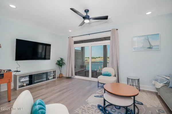 $848,000 | 200 Olde Towne Yacht Clb Drive, Unit 32, Beaufort, NC 28516