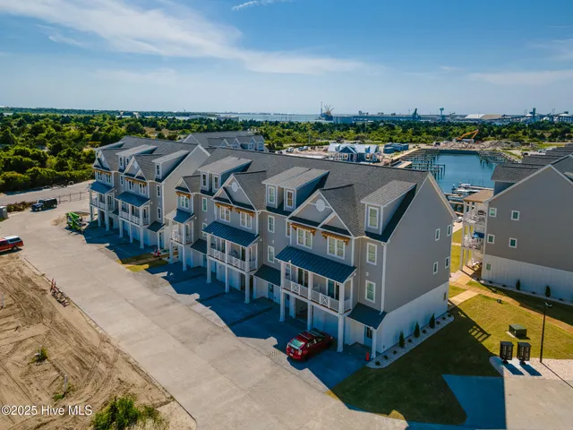 $858,000 | 200 Olde Towne Yacht Clb Drive, Unit 32, Beaufort, NC 28516