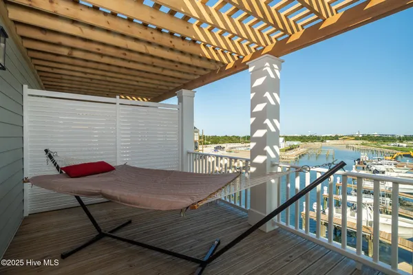 $848,000 | 200 Olde Towne Yacht Clb Drive, Unit 32, Beaufort, NC 28516