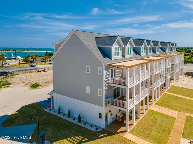 $858,000 | 200 Olde Towne Yacht Clb Drive, Unit 32, Beaufort, NC 28516