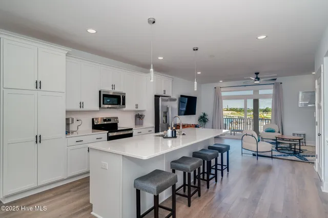 $858,000 | 200 Olde Towne Yacht Clb Drive, Unit 32, Beaufort, NC 28516