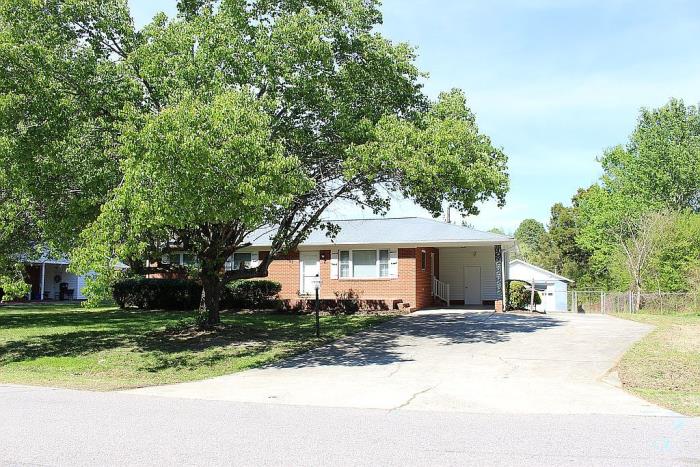 3607 Gibson Road Durham, NC 27703 - Photo 2 of 24