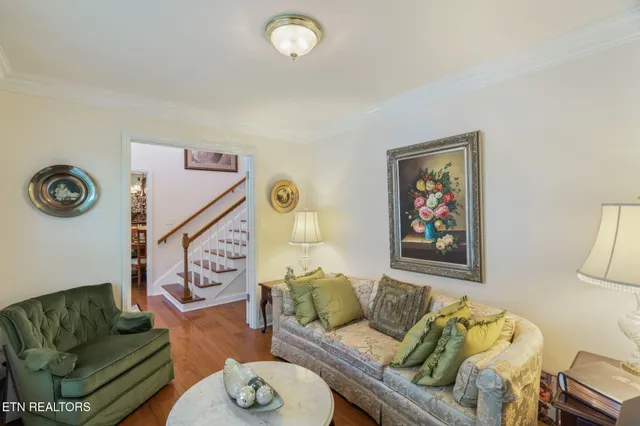 $448,900 | 256 Country Run Circle, Powell, TN 37849