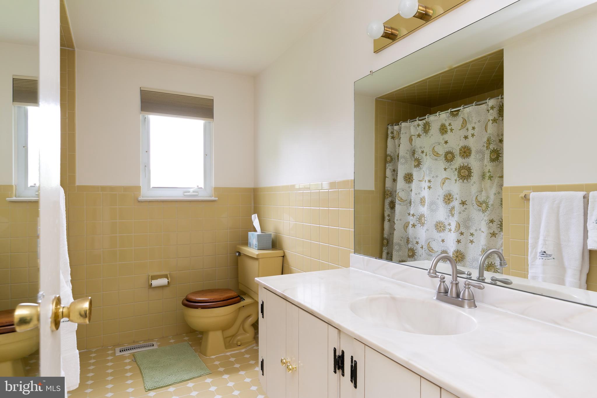 110 Coopers Kill Road Delran, NJ 08075 - Photo 20 of 23 Bathroom