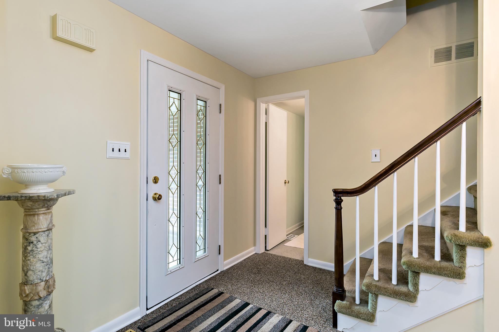 110 Coopers Kill Road Delran, NJ 08075 - Photo 3 of 23 Foyer