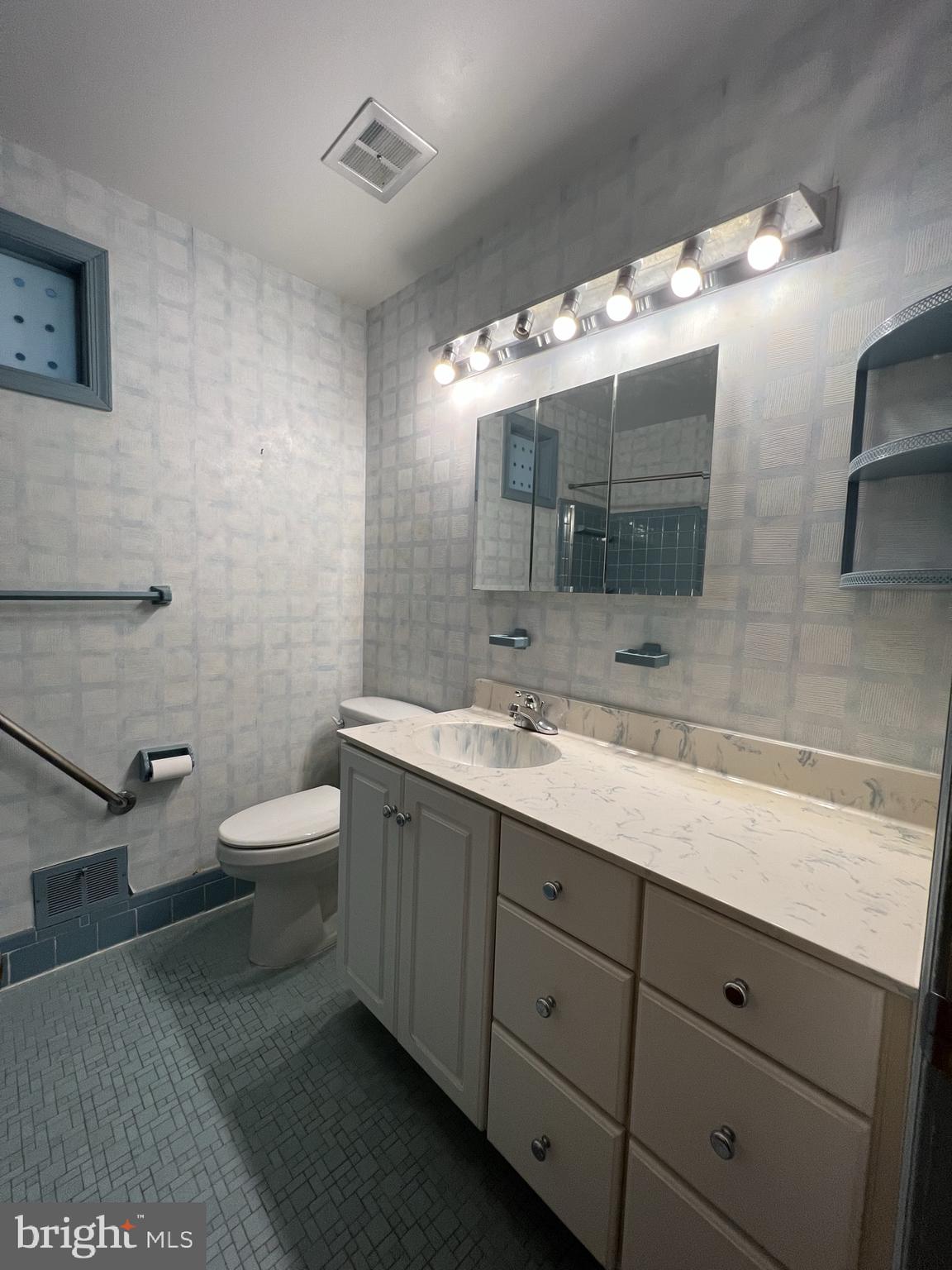 1801 Ladd Street Silver Spring, MD 20902 - Photo 10 of 16 Large hallway bath