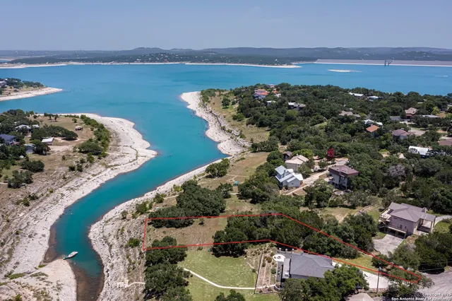 $380,000 | 331 Village View Drive, Canyon Lake, TX 78133