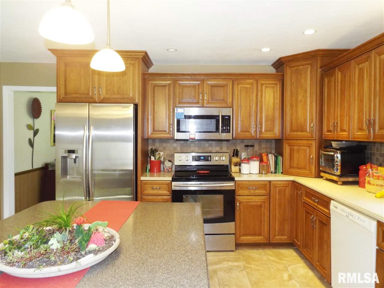 22 Hickory Ridge Drive Morton, IL 61550 - Photo 13 of 36 Gallery Image 13