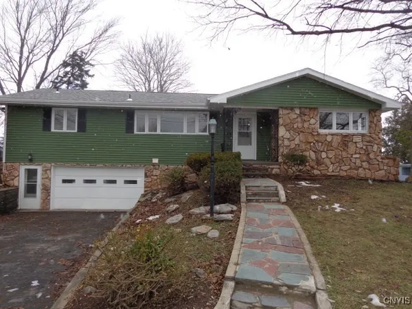 $295,000 | 3995 Douglas Heights Drive, Canastota, NY 13032