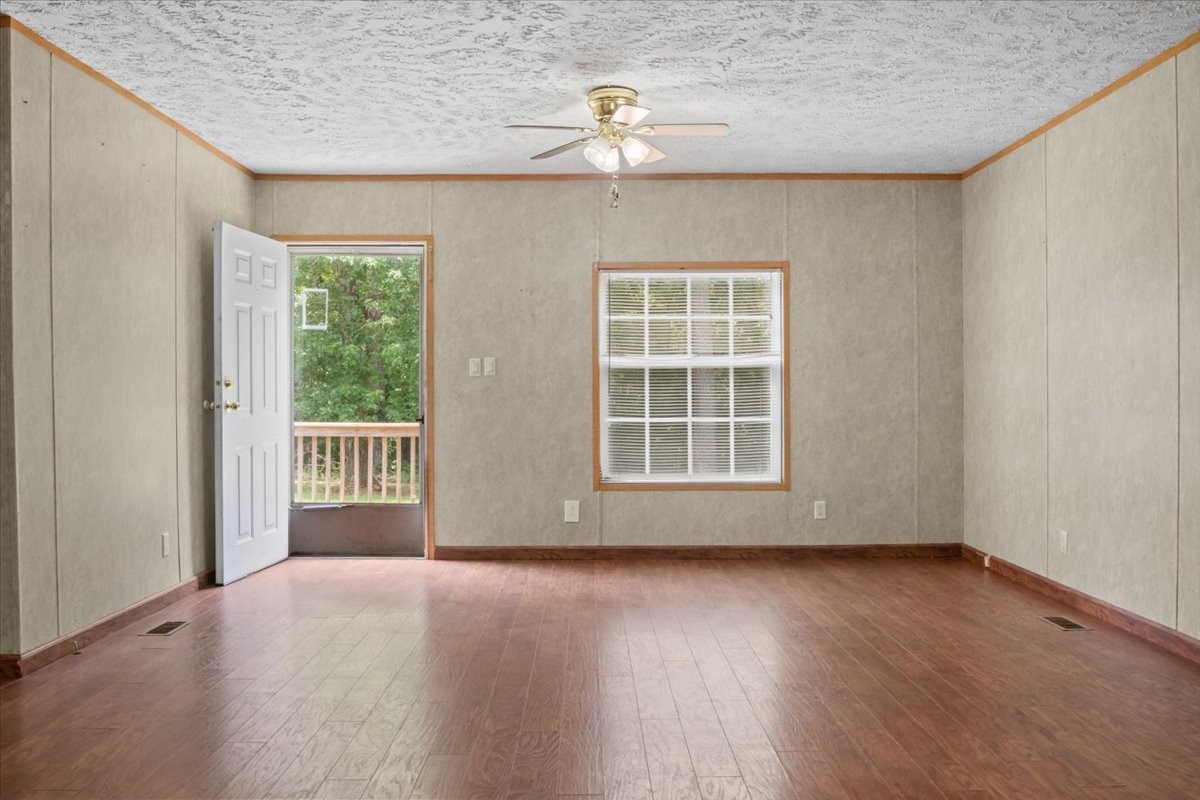 211 Old Stagecoach Road Erin, TN 37061 - Photo 8 of 33 Gallery Image 8