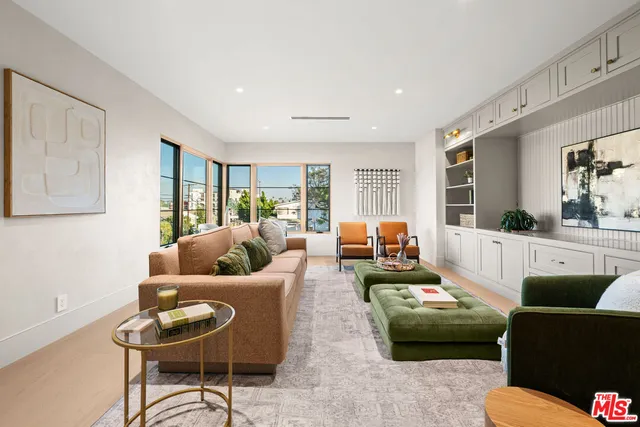 $1,799,000 | 5154 West 12th Street, Los Angeles, CA 90019