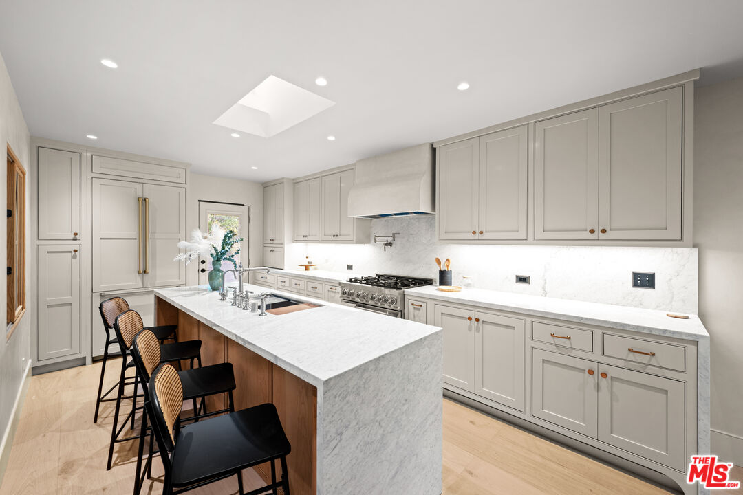 5154 West 12th Street Los Angeles, CA 90019 - Photo 5 of 14