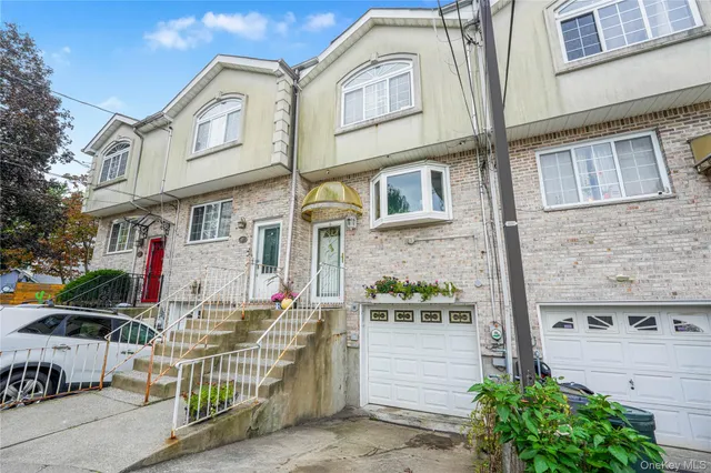 $624,999 | 59 Deirdre Court | Concord