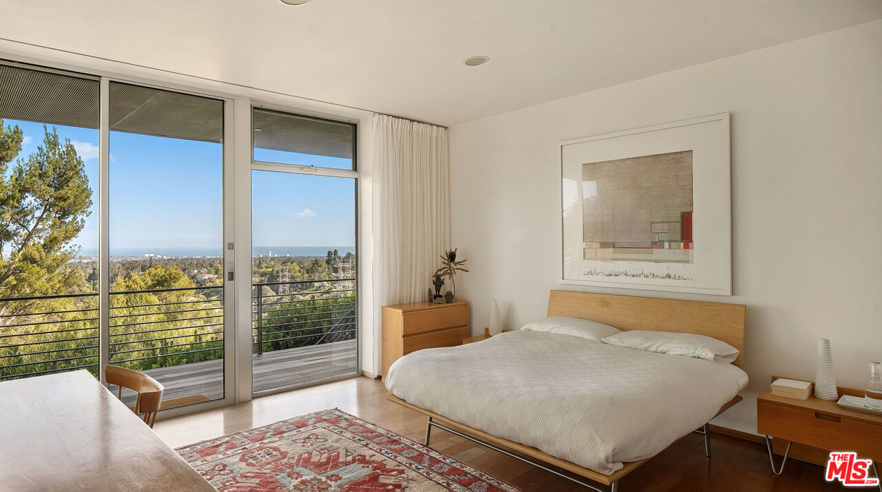 901 Kenter Way Los Angeles, CA 90049 - Photo 18 of 31