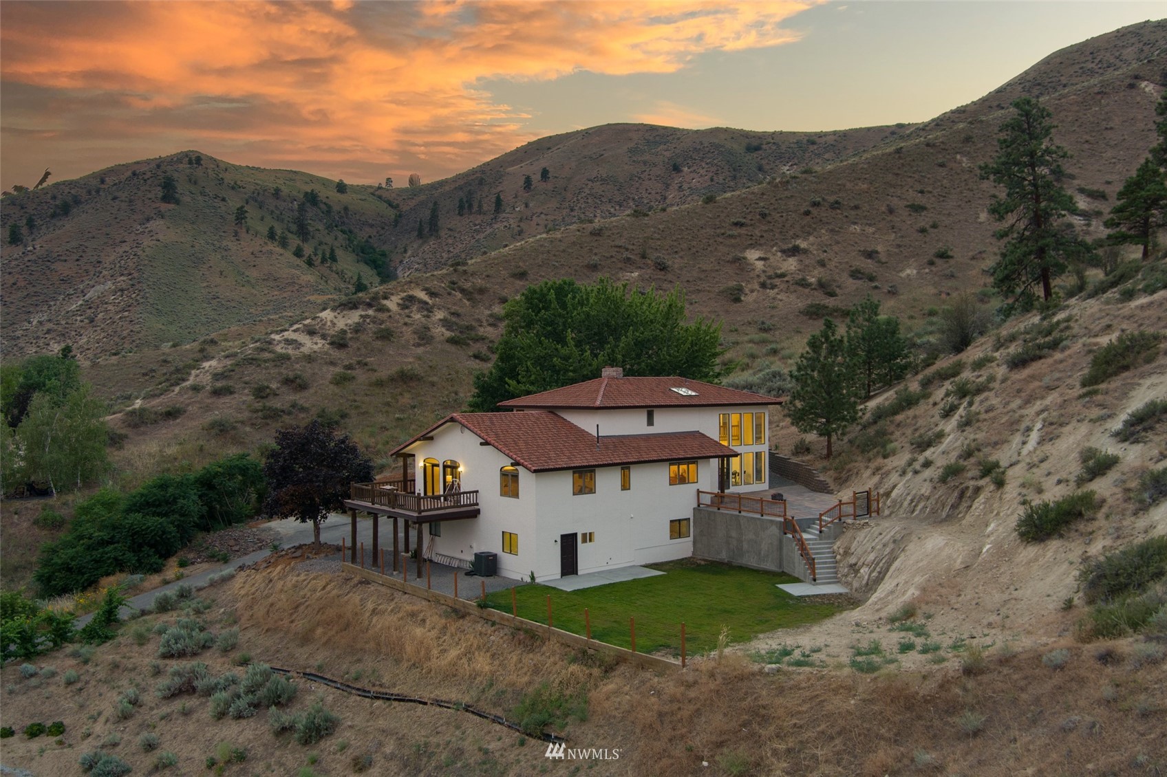 1684 Pitcher Canyon Road Wenatchee, WA 98801 - Photo 1 of 40 Gallery Image 1