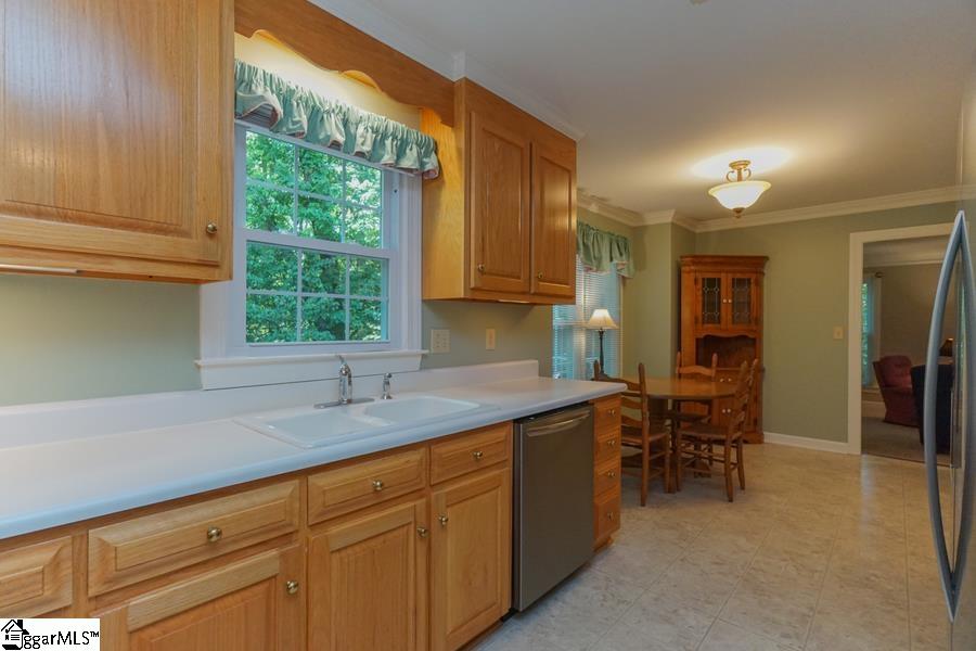 115 Deer Spring Lane Simpsonville, SC 29680 - Photo 8 of 35 Gallery Image 8