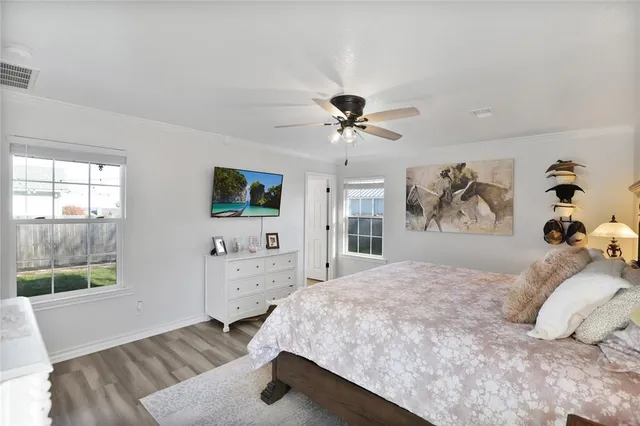 $295,000 | 271 East Houston Street, Van Alstyne, TX 75495