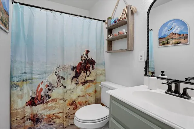 $295,000 | 271 East Houston Street, Van Alstyne, TX 75495