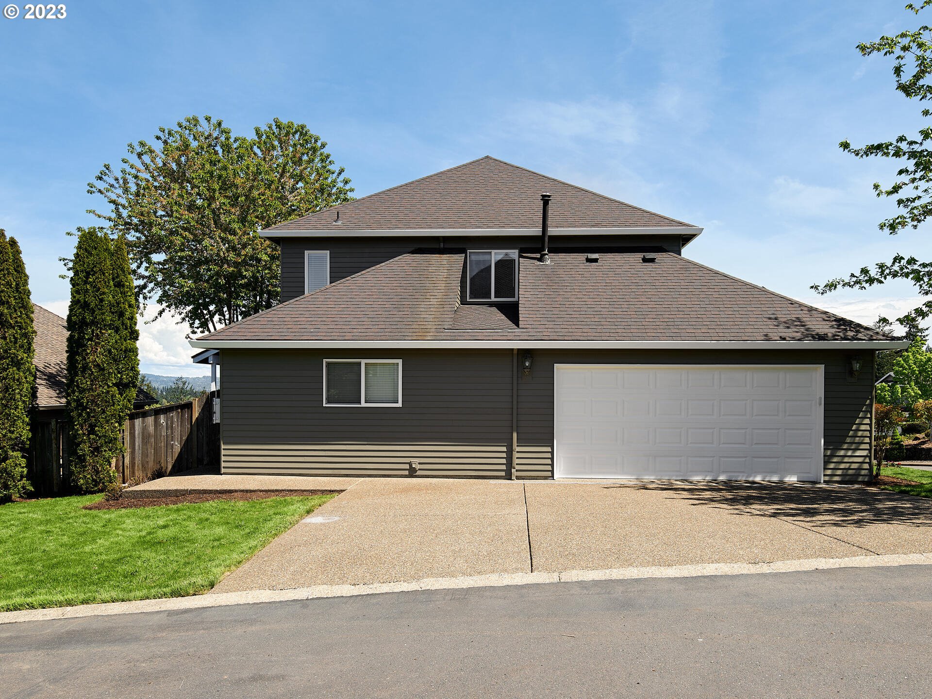 18200 Southwest Fallatin Loop Beaverton, OR 97007 - Photo 4 of 38 Driveway