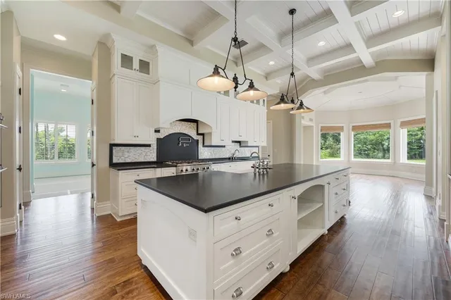 $12,900,000 | 2263 Coach House Lane, Naples, FL 34105