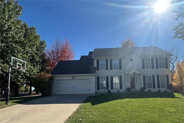 $525,000 | 15611 West 86th Street, Lenexa, KS 66219
