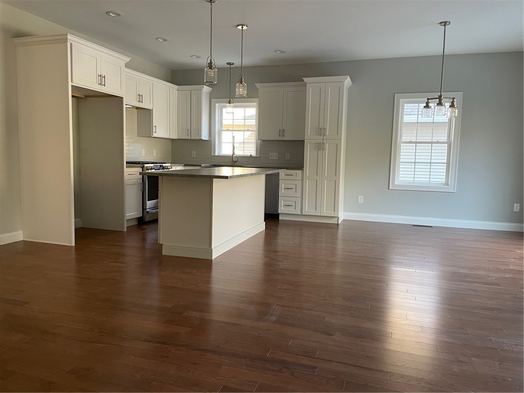 22 Leighas Lane, Unit 107 Coventry, RI 02816 - Photo 3 of 9