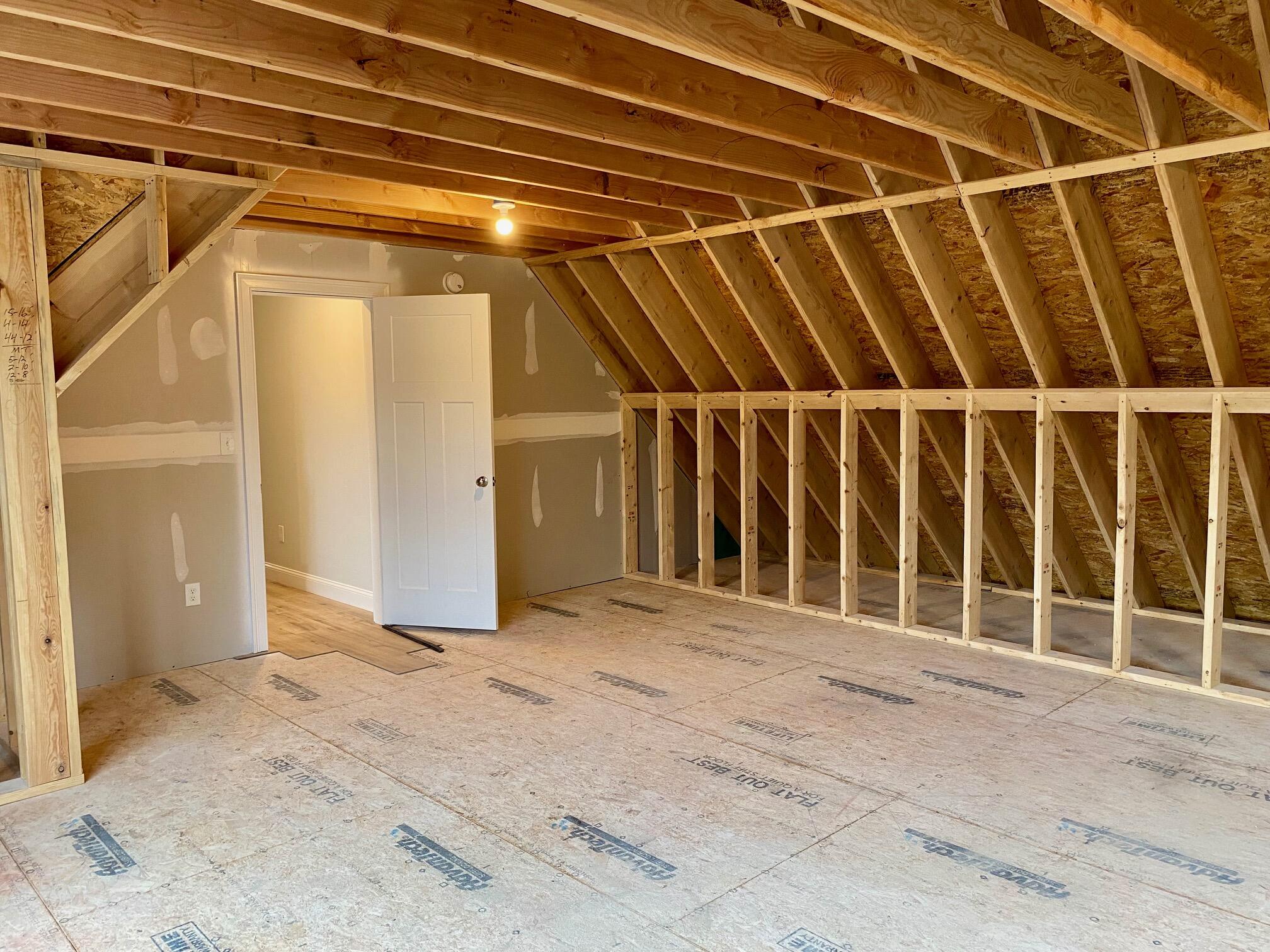 47 Woodbrey Lane Standish, ME 04084 - Photo 5 of 14 IMG_1899