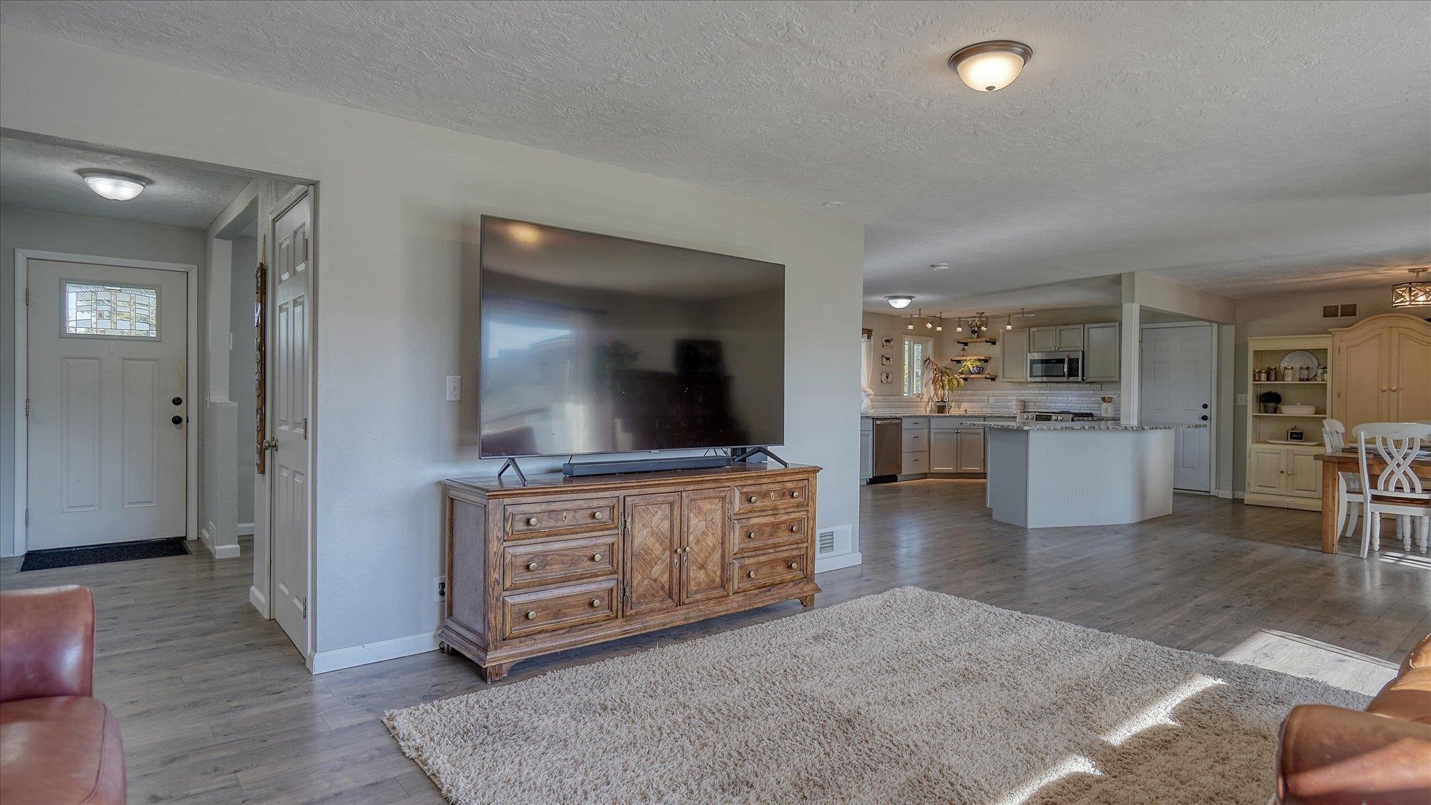 1808 South University Road Spokane Valley, WA 99206 - Photo 11 of 33