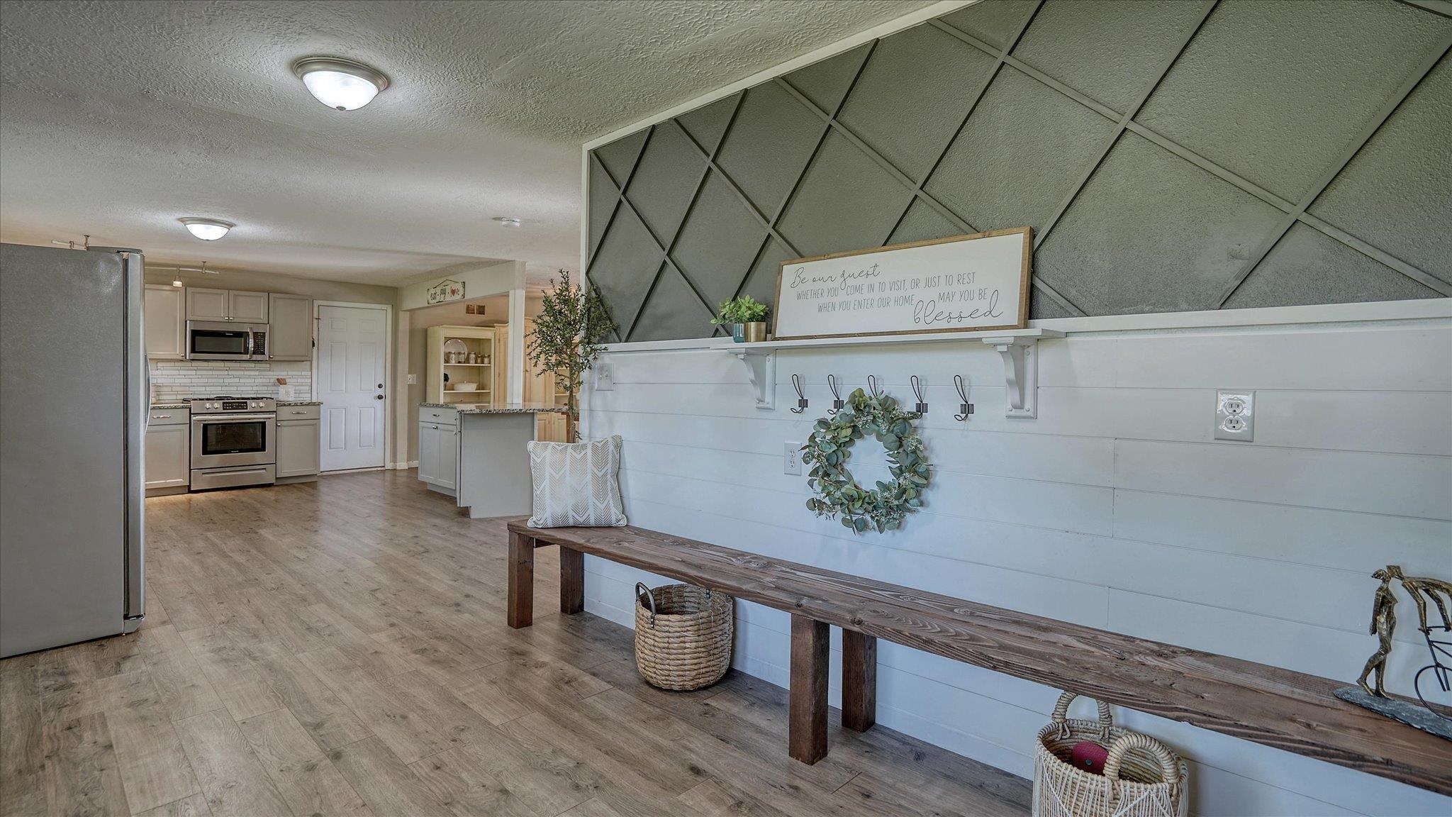 1808 South University Road Spokane Valley, WA 99206 - Photo 3 of 33