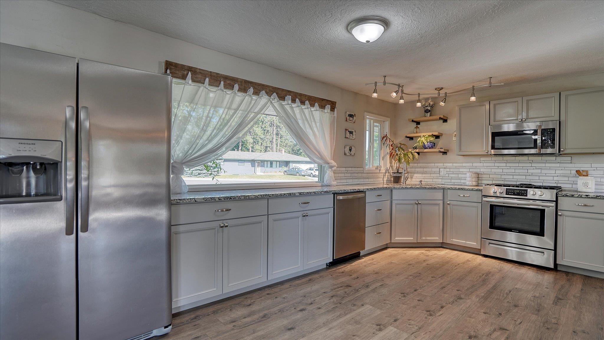 1808 South University Road Spokane Valley, WA 99206 - Photo 5 of 33