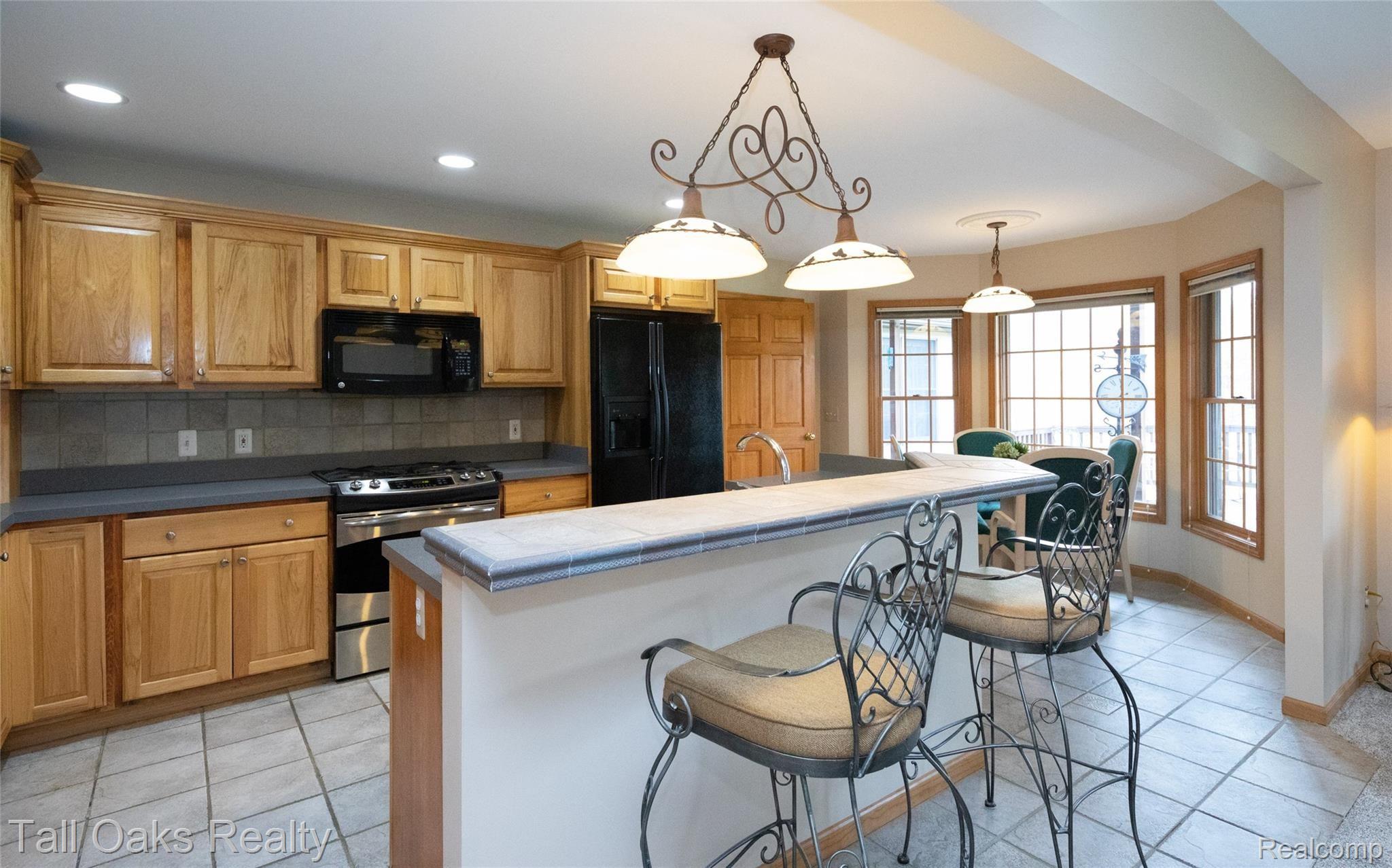 2636 North Lapeer Road Lapeer, MI 48446 - Photo 34 of 52 Kitchen.jpg