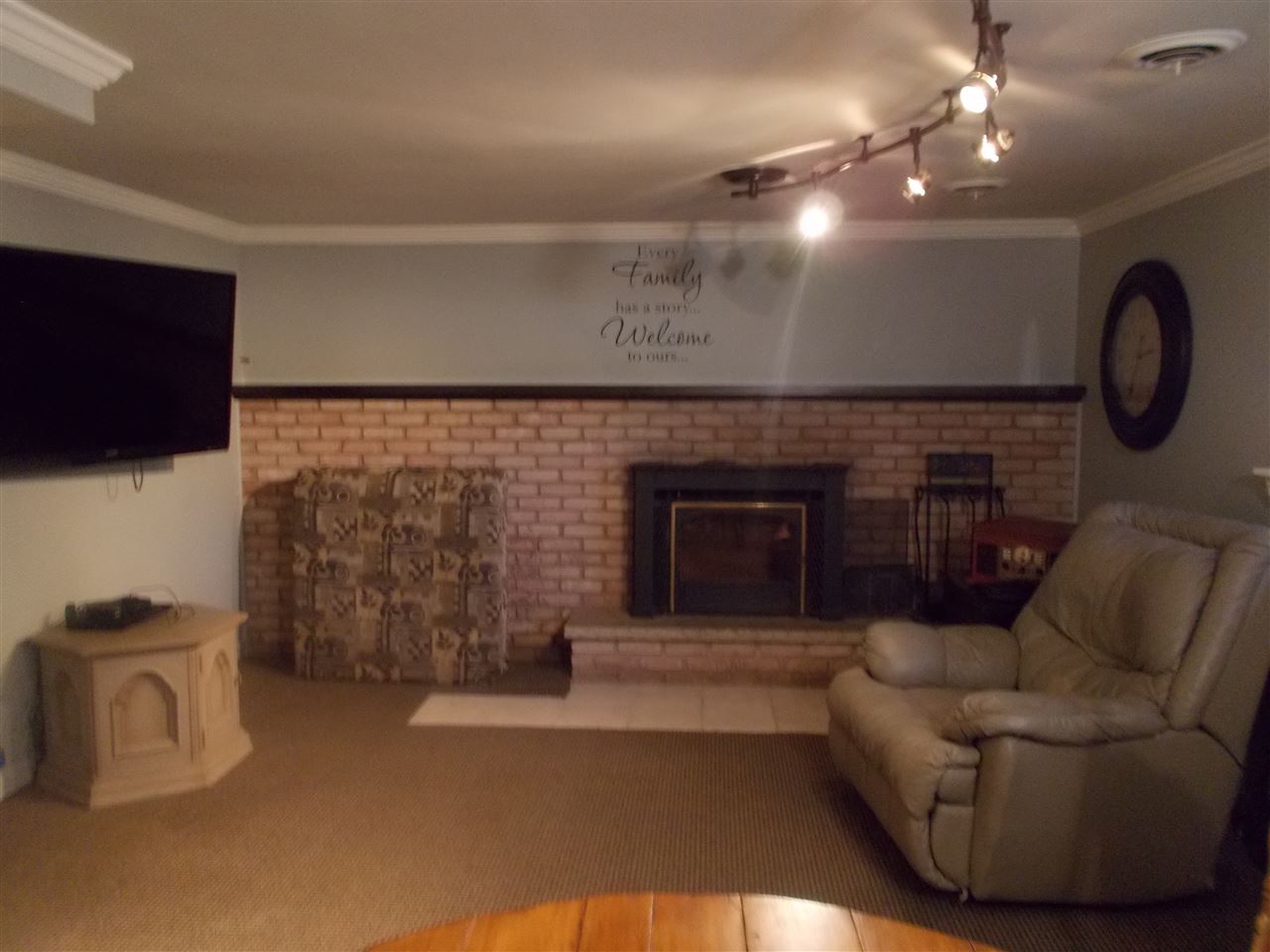 926 Springview Drive Flushing, MI 48433 - Photo 5 of 26 50013603-4.JPG