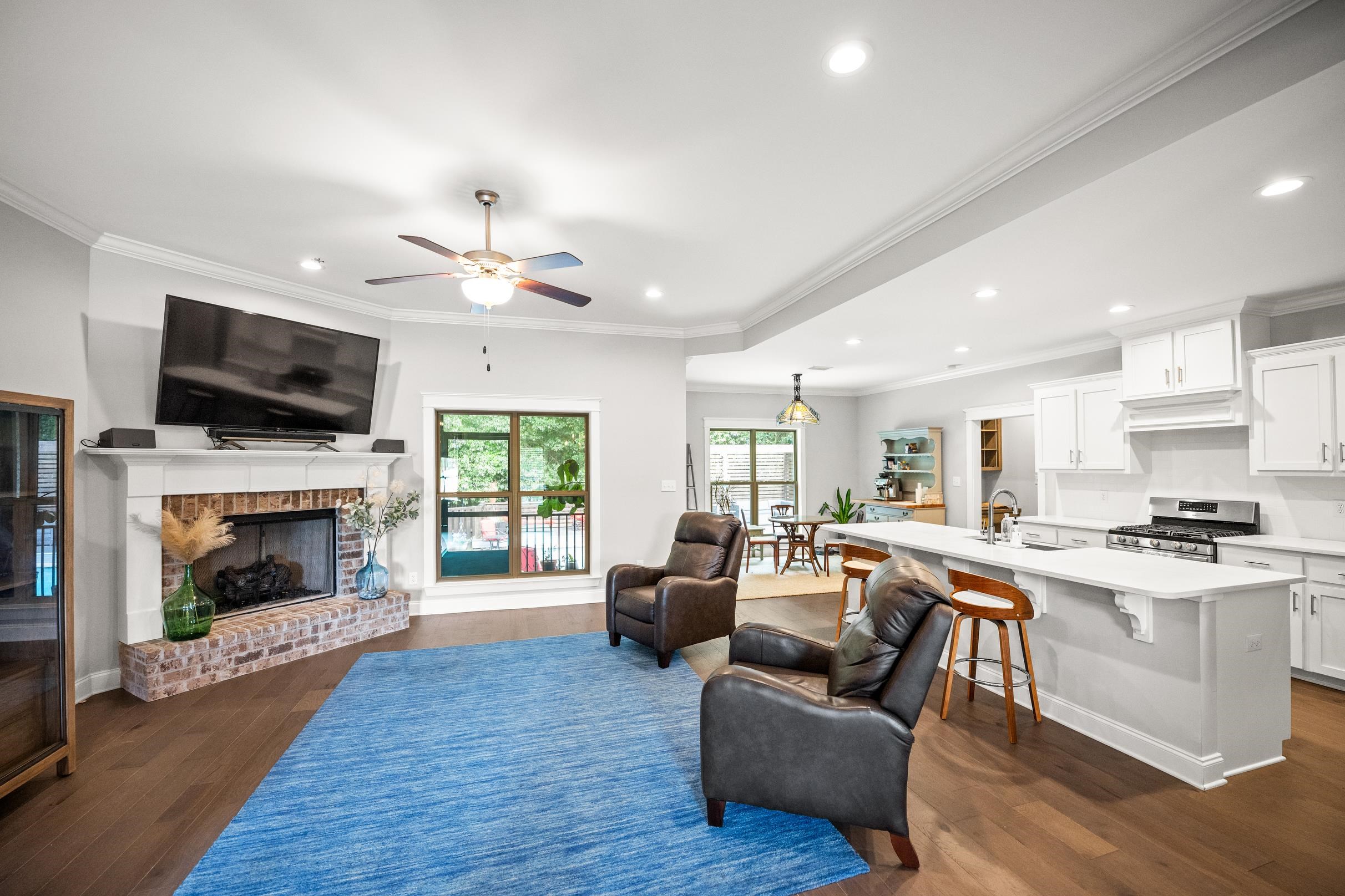335 Garrison Boulevard Fairhope, AL 36532 - Photo 5 of 53 Living Room