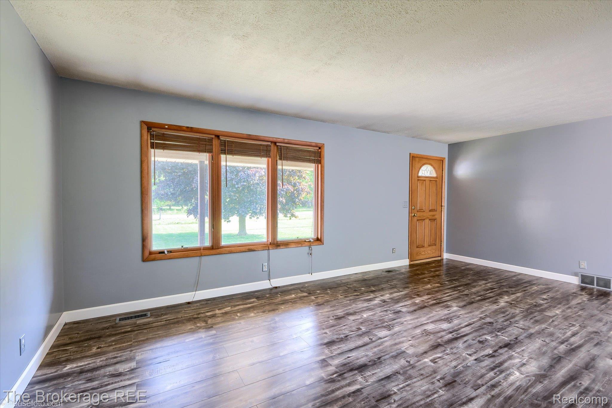 5495 East Coldwater Road Flint, MI 48506 - Photo 14 of 44 16-Housefoto_DSCF8215-HDR(3).jpg