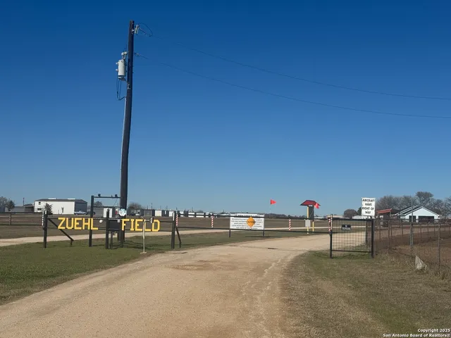 $299,000 | 236 Vagabond Lane, Marion, TX 78124